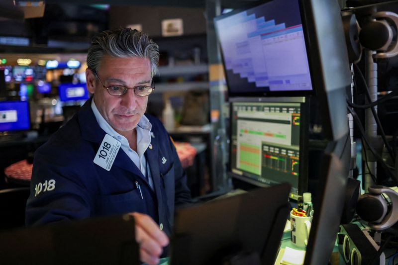 Shares rise, Treasury yields fall, buoyed by easing trade tensions